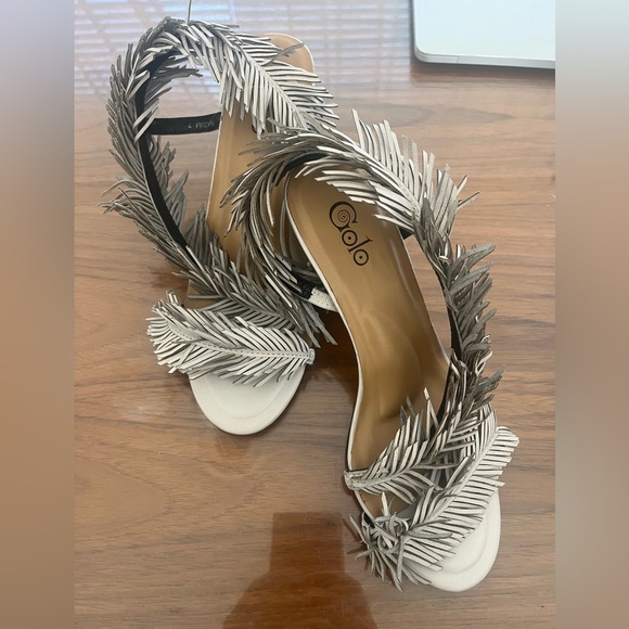 Golo leather heels. Size 7. - Picture 4 of 5